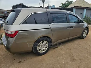Honda Odyssey 2011 Zinariya