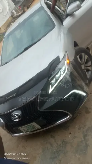 Toyota Camry 2010 (An Sauya Ta zuwa Fuskar Lexus)
