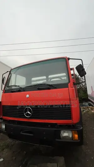 Mercedes-Benz 814 Pickup Truck