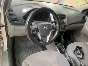 2014 Hyundai Accent GLS 1.6L Sedan - Launin Azurfa