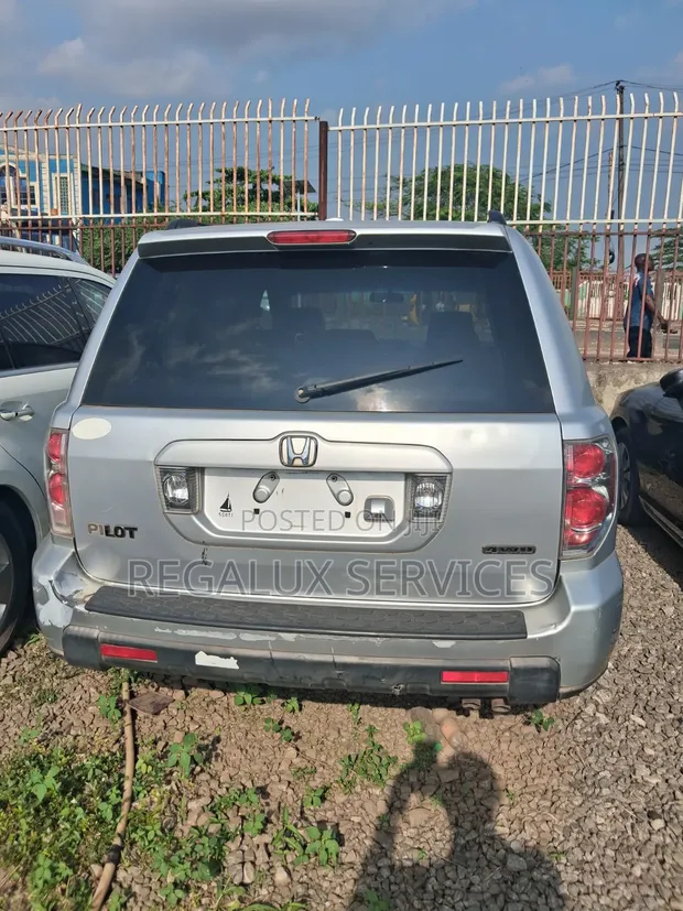 Honda Pilot 2006 Silver - 1