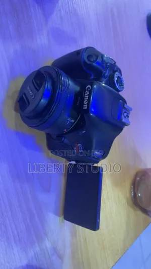 Canon EOS Rebel T3i DSLR Camera da 18-55mm Lens