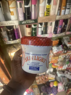 Skin Light Cream Da Man Fitar Karas & Vitamin E 500ml