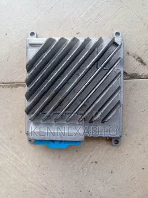Mercedes-Benz Amplifier (Used)