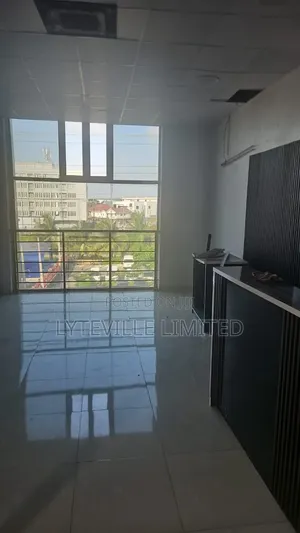 Wurin Aiki/Siyayya don Sawa, Lekki Phase 1 (27sqm)