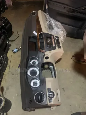 Mercedes-Benz C300 2014 Gyaran Dashboard