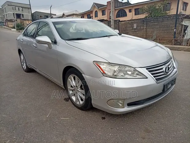 Lexus ES 350 2010 Silver - 1