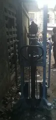Manual Hydraulic Pallet Stacker - 1