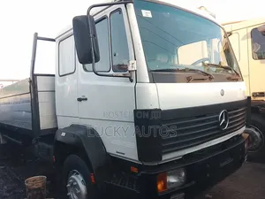 Mercedes-Benz 814 Truck