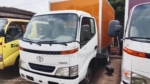 Toyota Dyna Motar Daukan Kaya Mai Rufi
