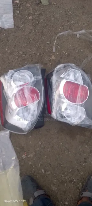 Set Na Fitilar Baya Na Pontiac Vibe 2010