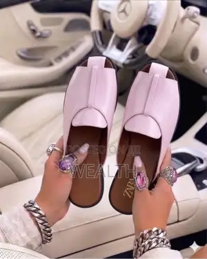 Zara Pin Derar Flat Mules