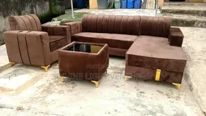 Ingantacciyar L-Shape Couch Mai Launin Ruwan kasa - Sabuwa