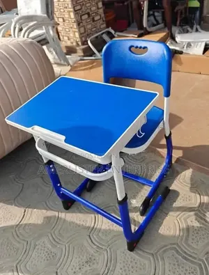 Quality Student Reading Table and Chairs - Brand New
