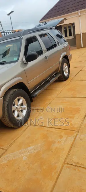 Nissan Pathfinder 2003 Silver