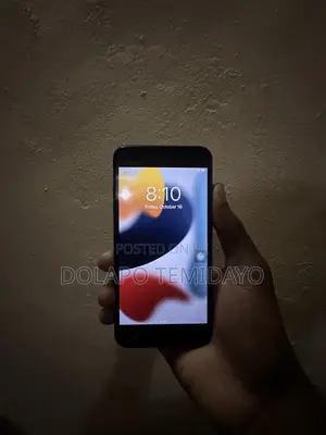 Apple iPhone 7 Plus 128GB Baki