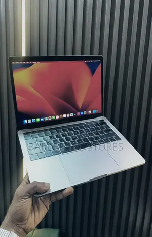Apple MacBook Pro 2017 13" 8GB RAM, 256GB SSD, Intel Core i5