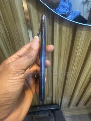 Apple iPhone XS 64GB Baki
