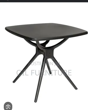 Modern Round Pedestal Table for Cafes, Restaurants & Office Receptions