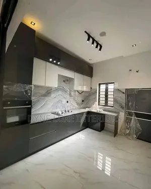 High-Quality Kitchen Cabinets with Modern Finishes