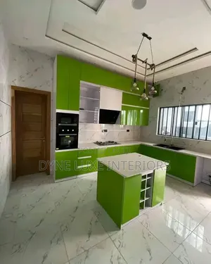 High-Quality Kitchen Cabinets with Modern Finishes