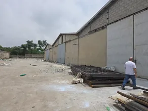 Wurin Ajiya Mai Filin Kansa 2500 SQM don Sawa