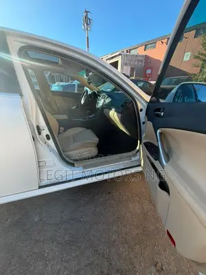 Lexus IS 250 2008 Fari