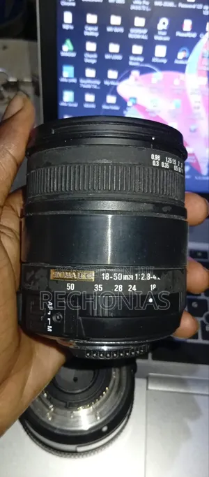 Nikon Sigma DC 18-50mm f/2.8-4.5 Zoom Lens