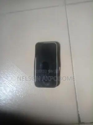 Apple iPhone 14 128GB Fari (An Yi Amfani Da Shi)