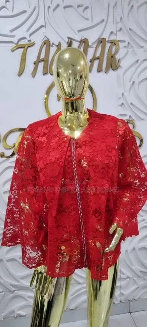 Red Lace Blouse mai Dutse