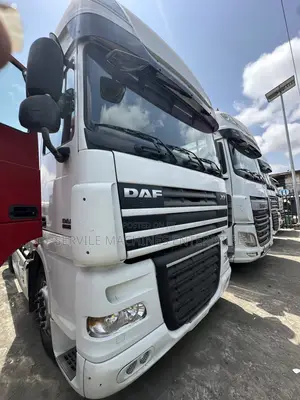 DAF XF Low-Bed Truck 2012 Fari