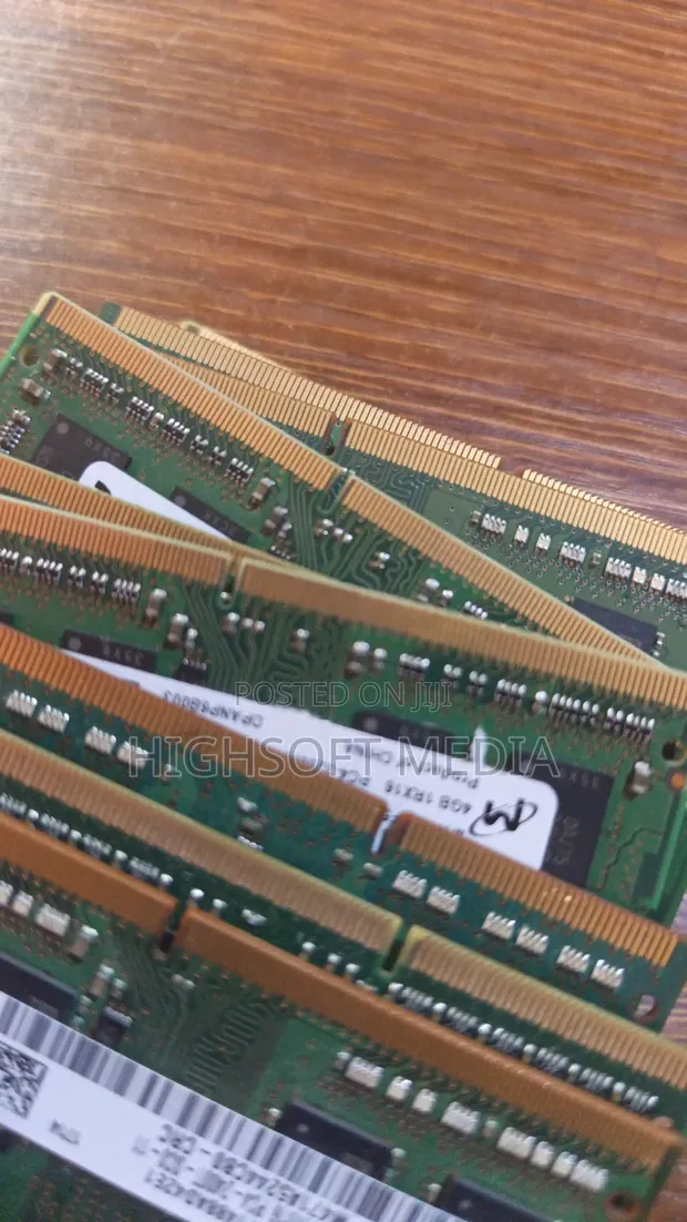 Samsung 4GB DDR4 Ram Stick (Na Kadan) - 1