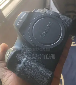 Canon 6D DSLR Camera with 50mm f/1.8 Lens