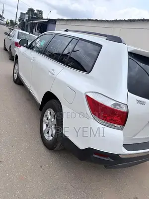 Toyota Highlander SE 2011 Fari