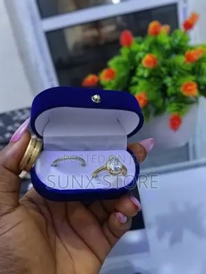 Gold Replica Wedding Ring Set