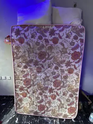 4x6 Durable Mattress with 2 Pillows