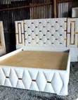 Home Interiors Baƙar Katifa Mai Siffar Ƙunƙun - 1