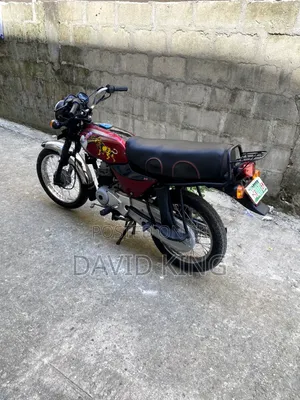 Bajaj Boxer 2025 Red
