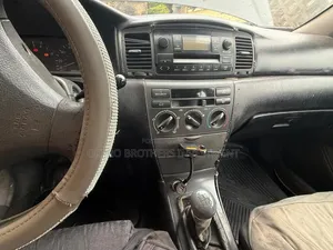 2002 Toyota Corolla Liftback - Baƙi