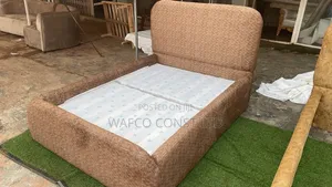 Sabbin Bed Frames masu Girman 4.5x6ft masu Padding - Rangwame