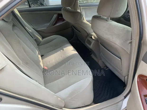 Toyota Matrix 2008 Gray - 1