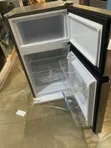 Hisense Ref 91L Mai Ƙofofi Biyu - 2