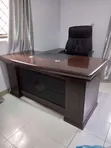 Samar da Ofis mai Inganci tare da Extension da Kujeru - 1