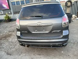 Toyota Matrix Hatchback AWD 2006