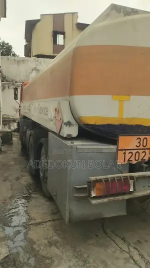 MAN Rigid Truck - Orange