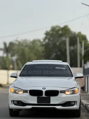 BMW 328i 2013 Fari