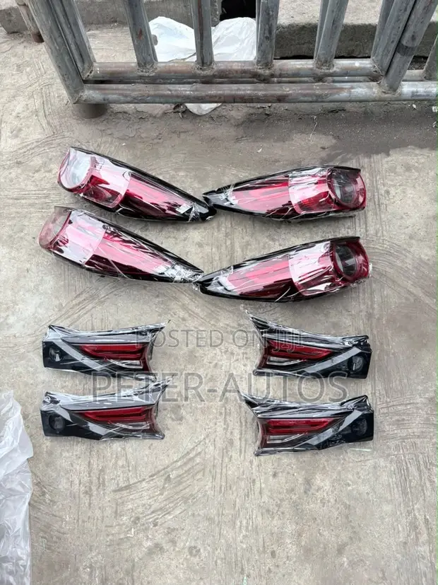 Mazda CX-5 Tail Light (2018-2020) - 1