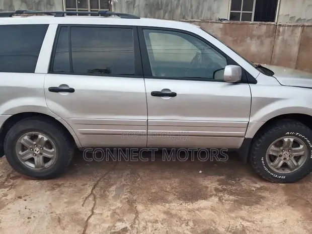 Honda Pilot 2004 Silver - 1