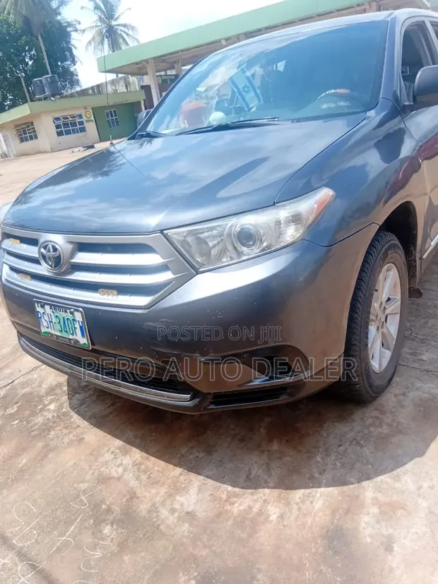 Toyota Highlander 2012 Pearl - 1