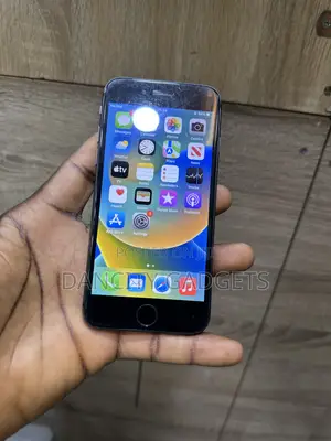 Apple iPhone 8 64GB Baki